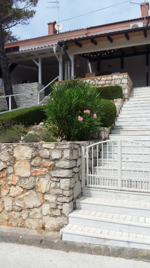 Apartment Behin Martinšćica Dış mekan fotoğraf